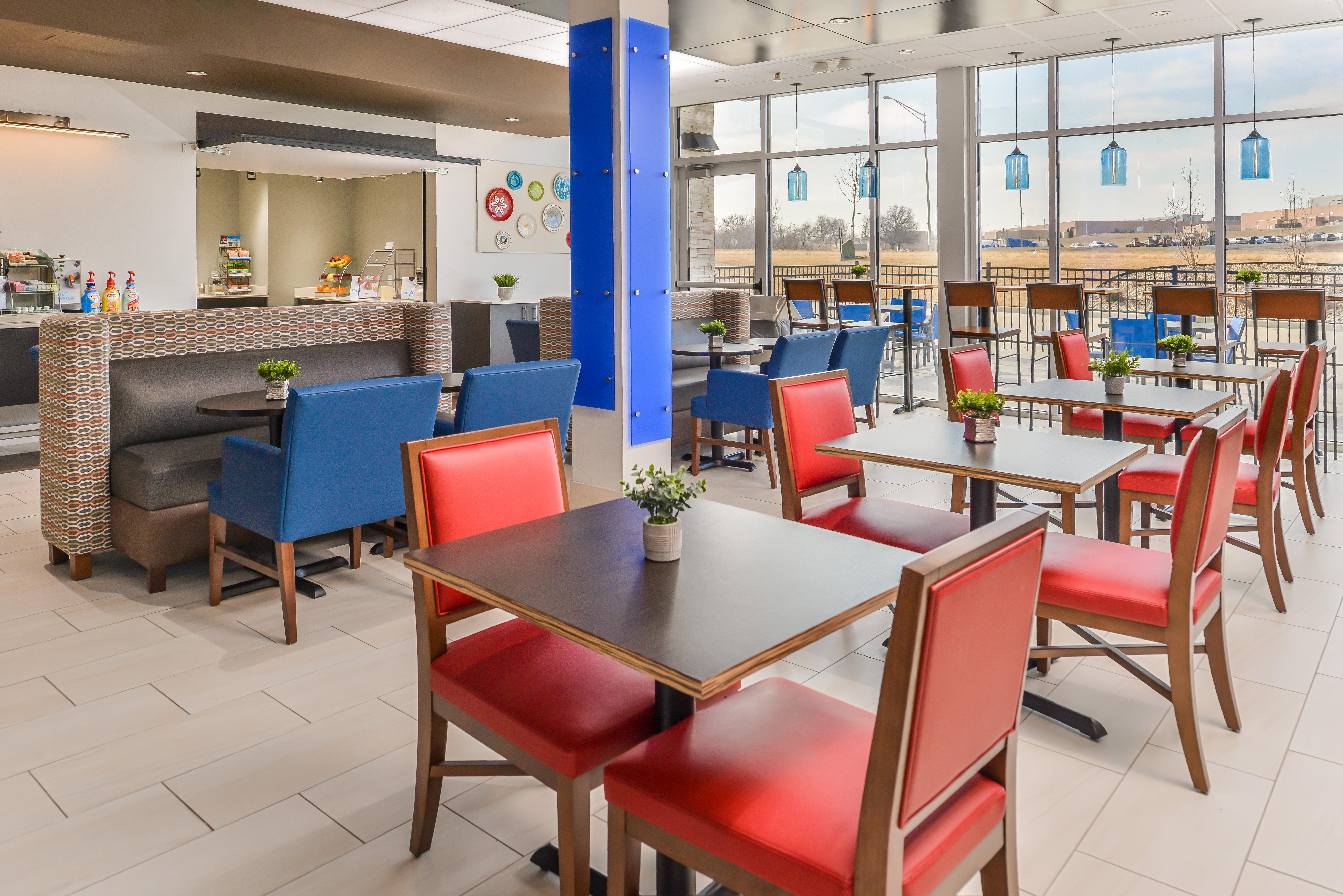 Holiday Inn Express & Suites - Kansas City - Lee'S Summit By Ihg Exteriör bild